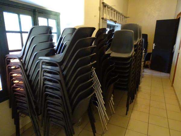 Espace stockage chaises
